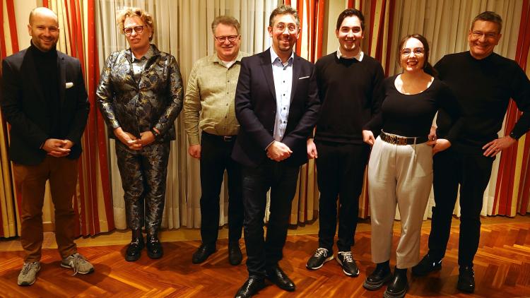 Christoph Schnur (stellvertretender Vorsitzender), Tina Tischer, Wilfried Mitzel (stellvertretender Vorsitzender), Alexander Schopf, Leonard Krieg (Schriftführer), Analena Mahler (Beisitzerin) und Bernd Gussmann (Vize-Vorsitzender, von links); Foto: Degenhardt